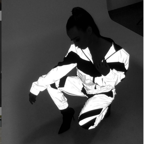 Reflective Set - Picture 4 of 4